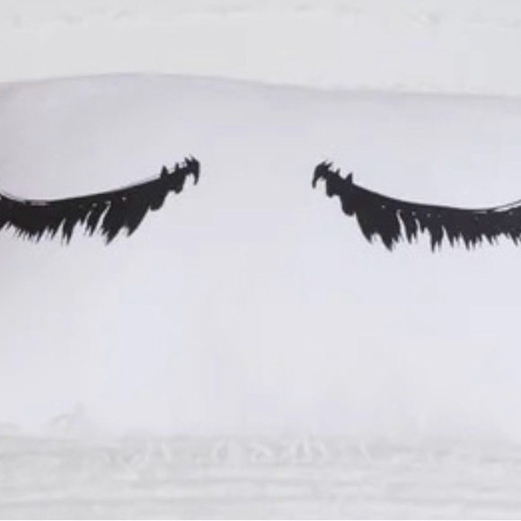 Dormify Lashes Pink Pillow NEW Soft velour Fun for Decorating or rest 12”X 16” - Picture 7 of 9